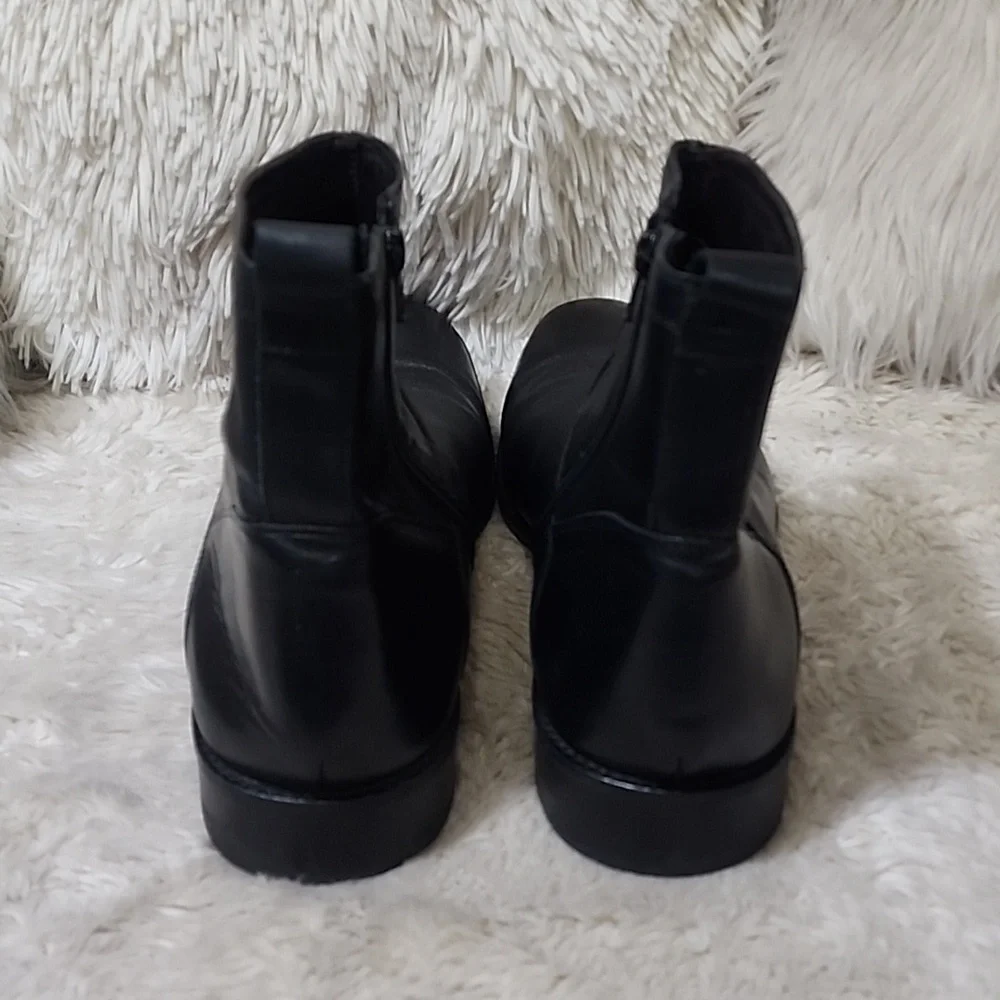 Johnston & Murphy Black Leather Chelsea Boots